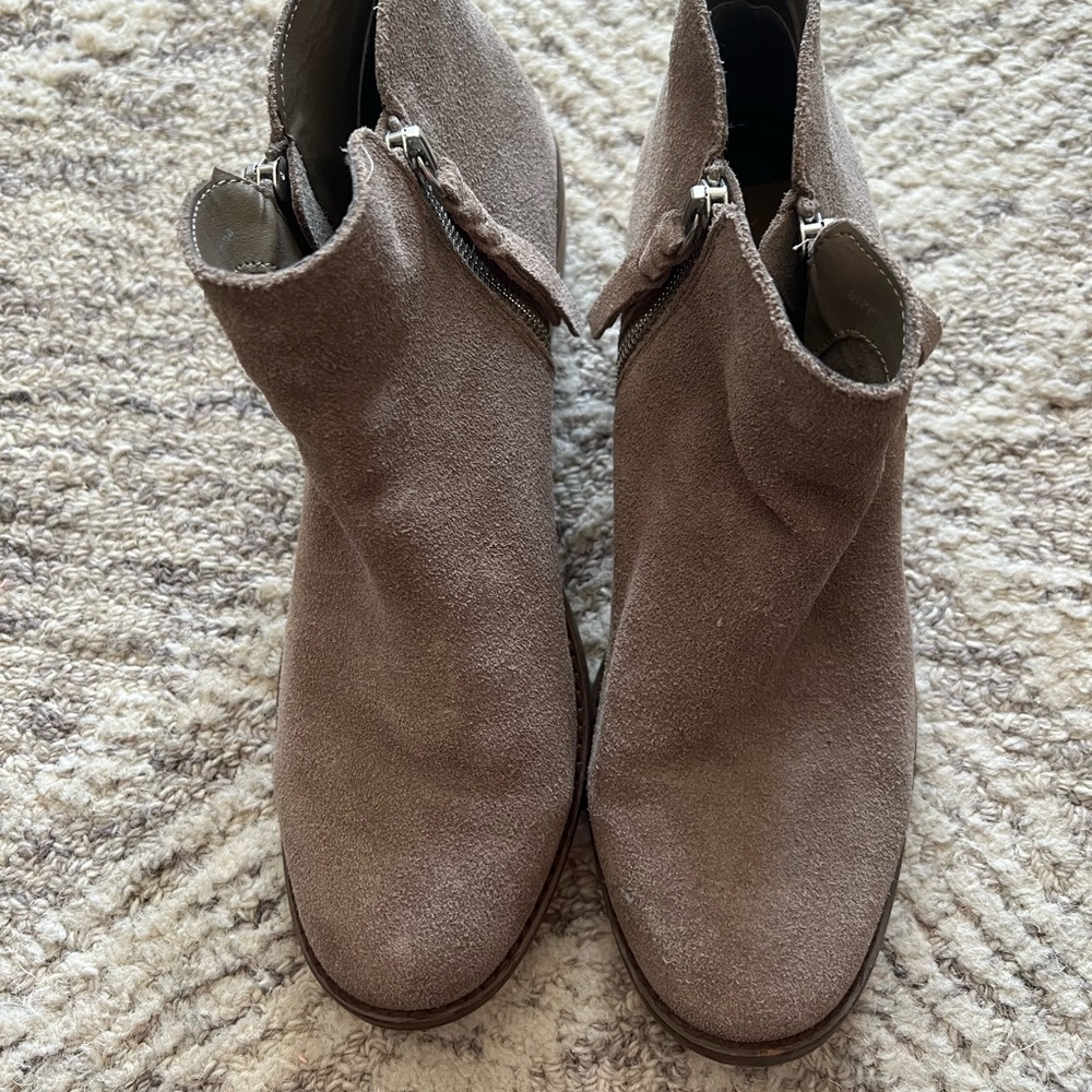 Dolce Vida tan boots